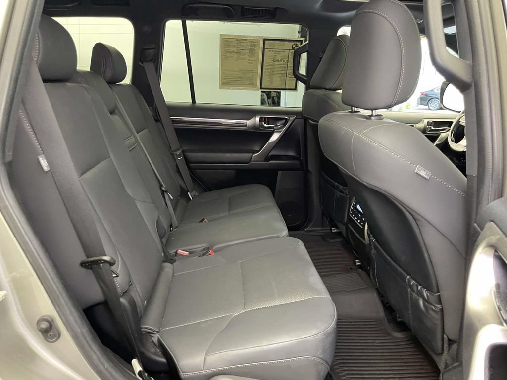 Used 2023 Lexus GX 460 Premium w/ Premium Package AWD/4WD image 17