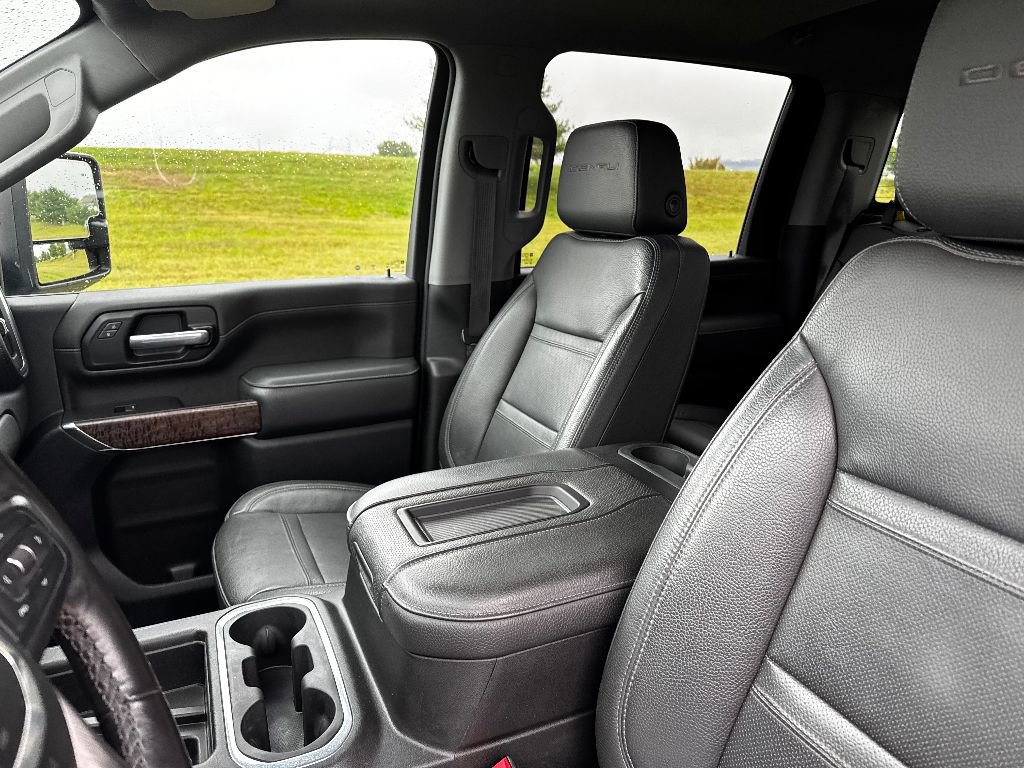 Used 2021 GMC Sierra 2500 Denali w/ Denali Black Diamond Edition image 21