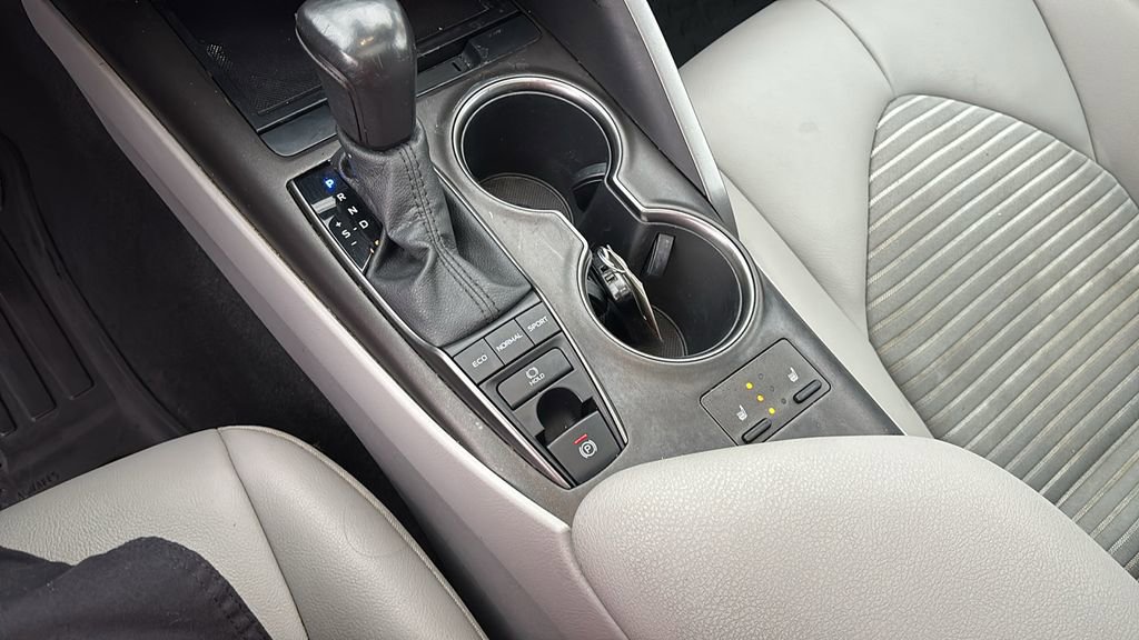 Used 2022 Toyota Camry SE image 21
