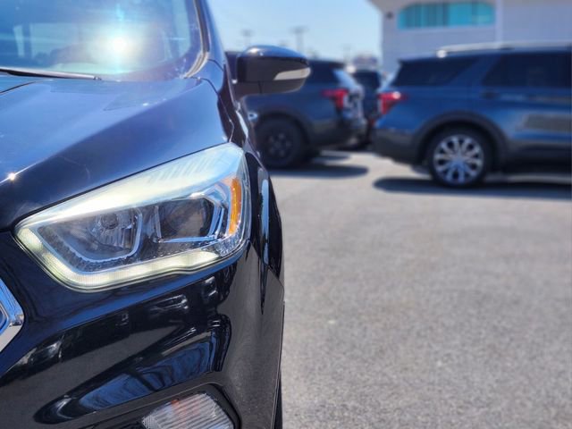 Used 2017 Ford Escape Titanium image 10