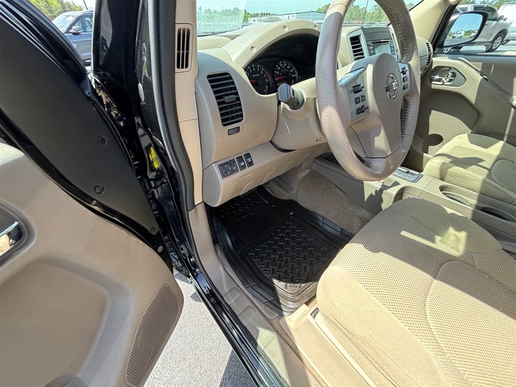 Used 2016 Nissan Frontier SV w/ SV Value Truck Package image 14