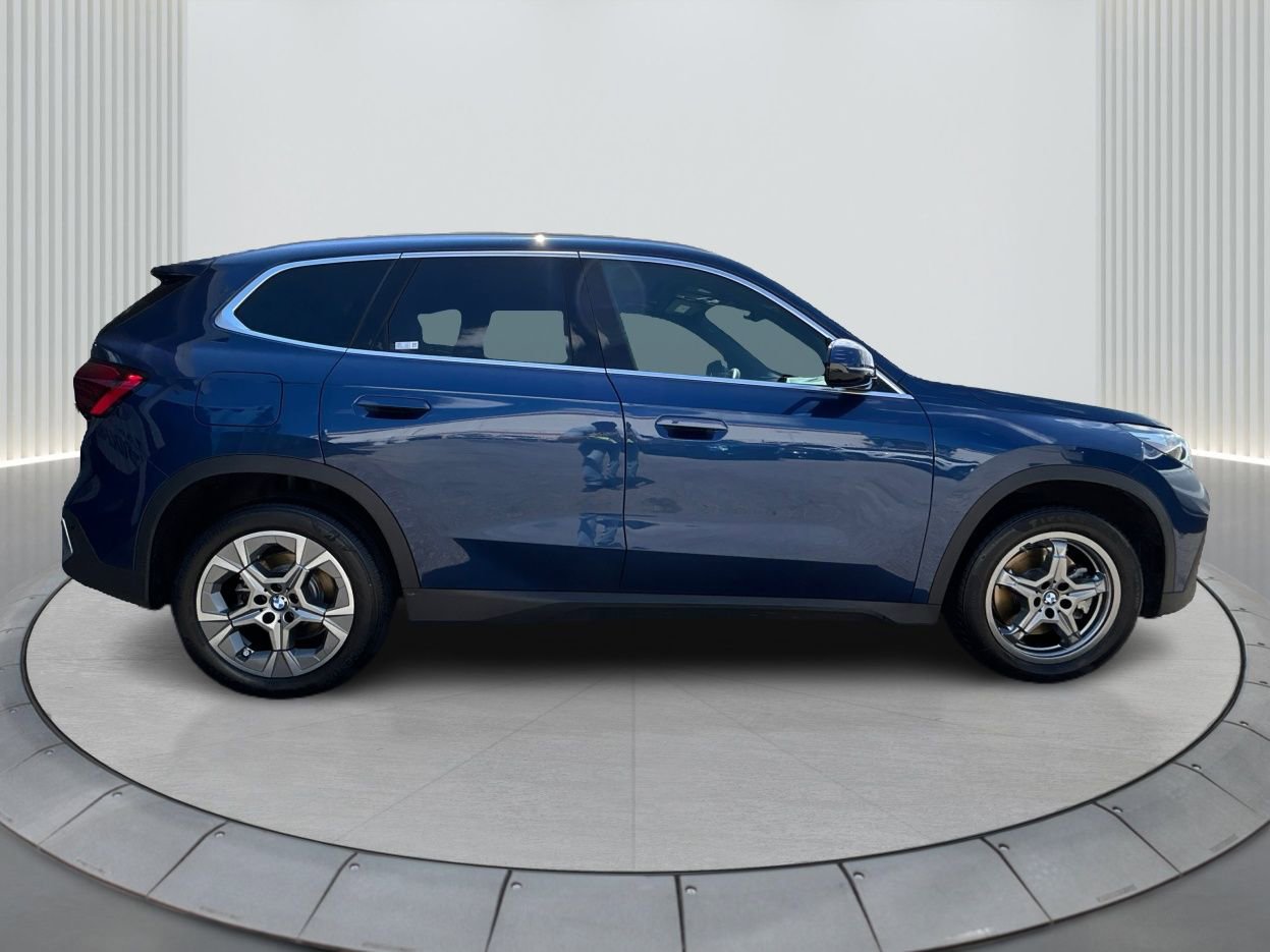 Used 2025 BMW X1 M35i w/ M Sport Professional Package image 4
