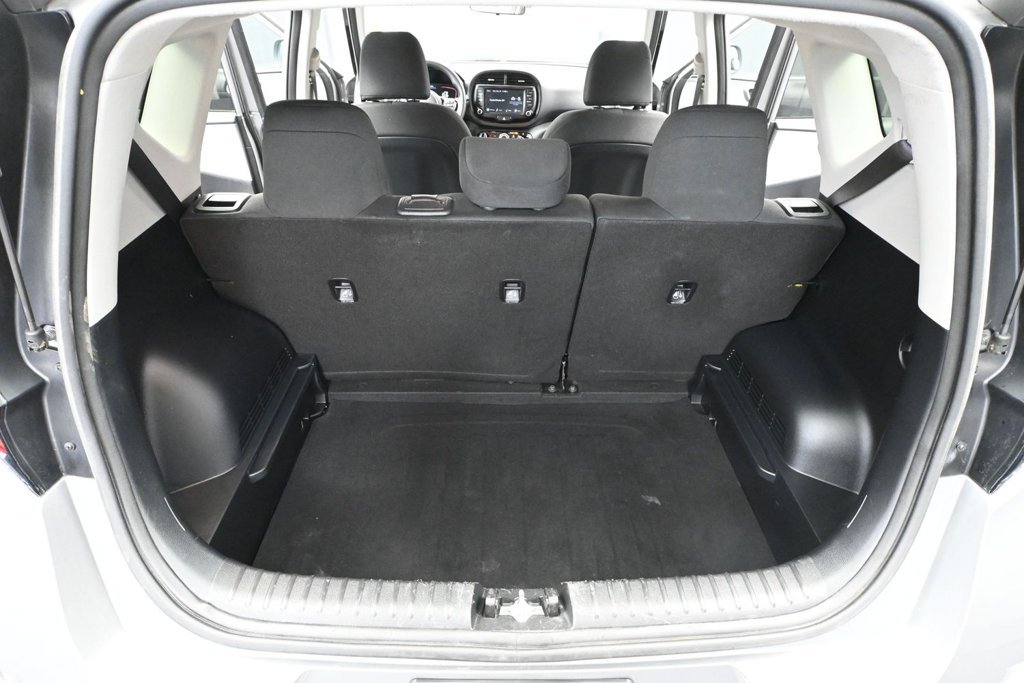 Used 2023 Kia Soul LX w/ LX Technology Package FWD image 31