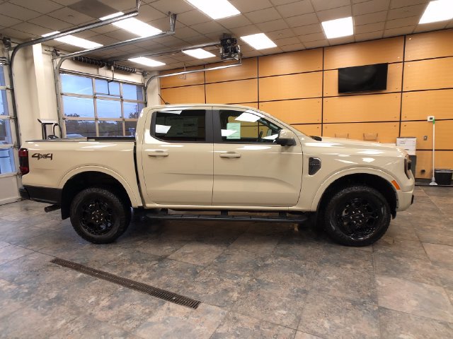 New 2026 Ford Ranger Lariat w/ Black Appearance Package AWD/4WD image 8