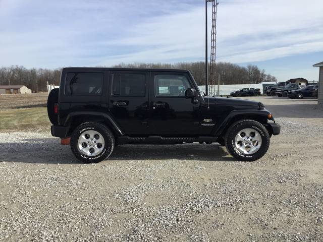 Used 2015 Jeep Wrangler Unlimited Sahara image 2