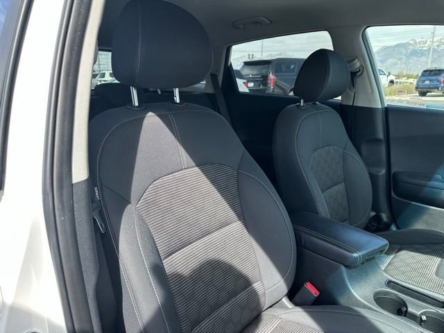 Used 2018 Kia Niro LX FWD image 18