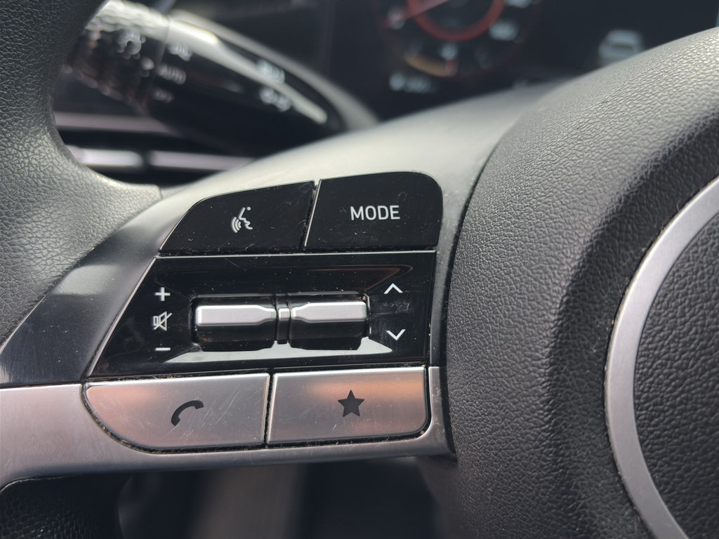 Used 2024 Hyundai Elantra SEL FWD image 17