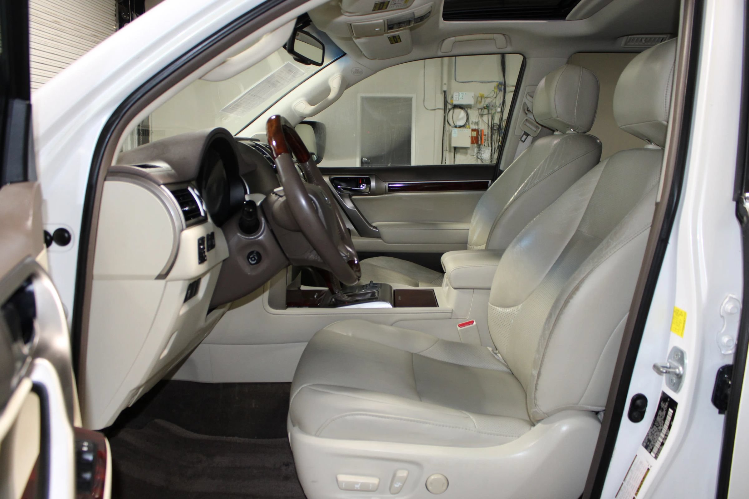 Used 2011 Lexus GX 460 w/ Comfort Plus Pkg AWD/4WD image 9