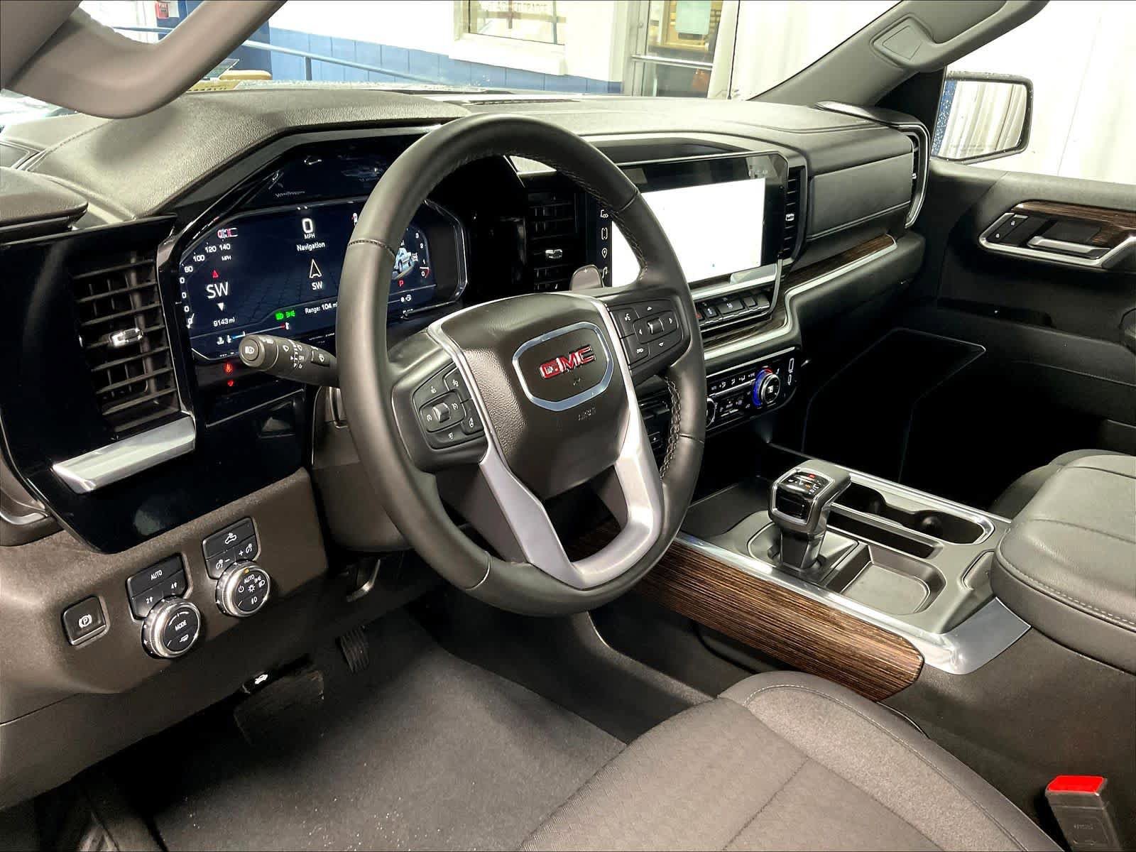 Used 2025 GMC Sierra 1500 Elevation image 8