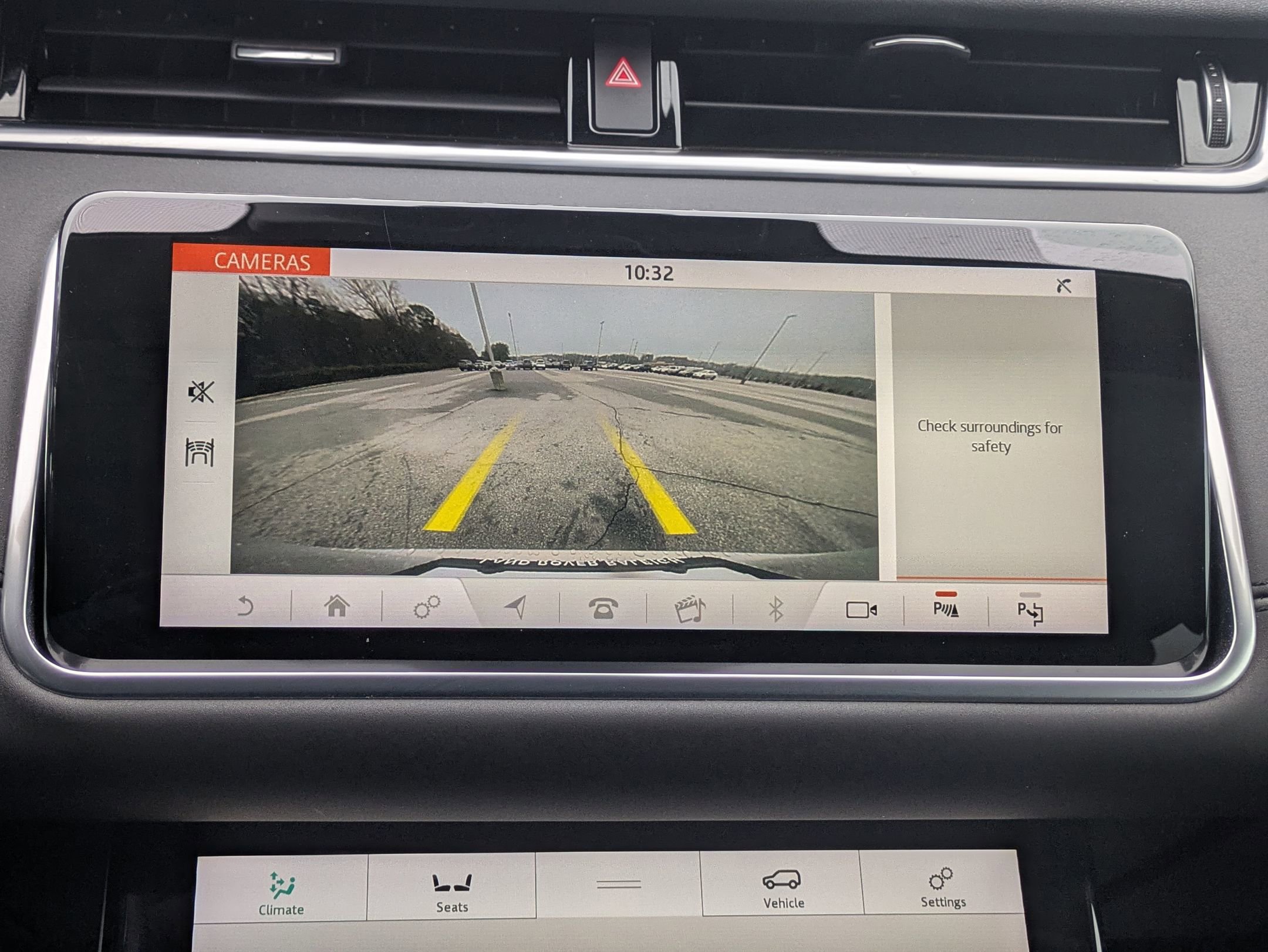 Used 2020 Land Rover Range Rover Evoque SE image 15