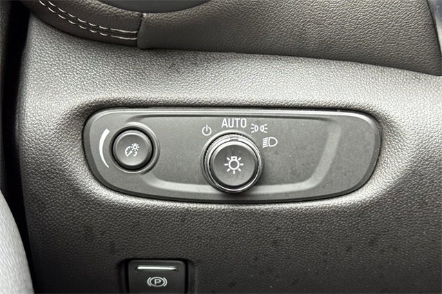 Used 2025 Chevrolet Blazer LT image 39