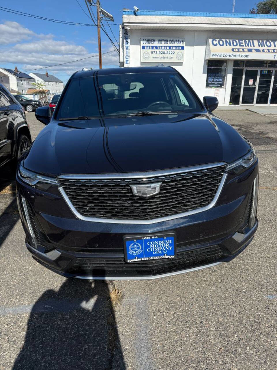 Used 2022 Cadillac XT6 Premium Luxury w/ Technology Package image 3