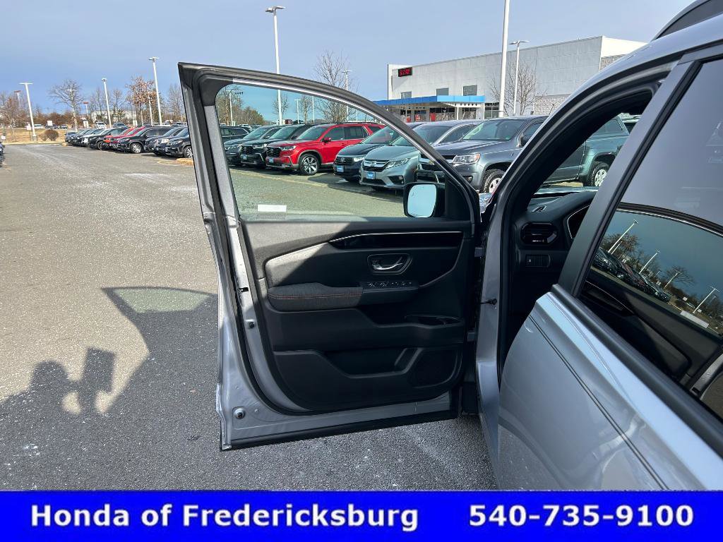 Certified 2024 Honda Pilot Sport image 24