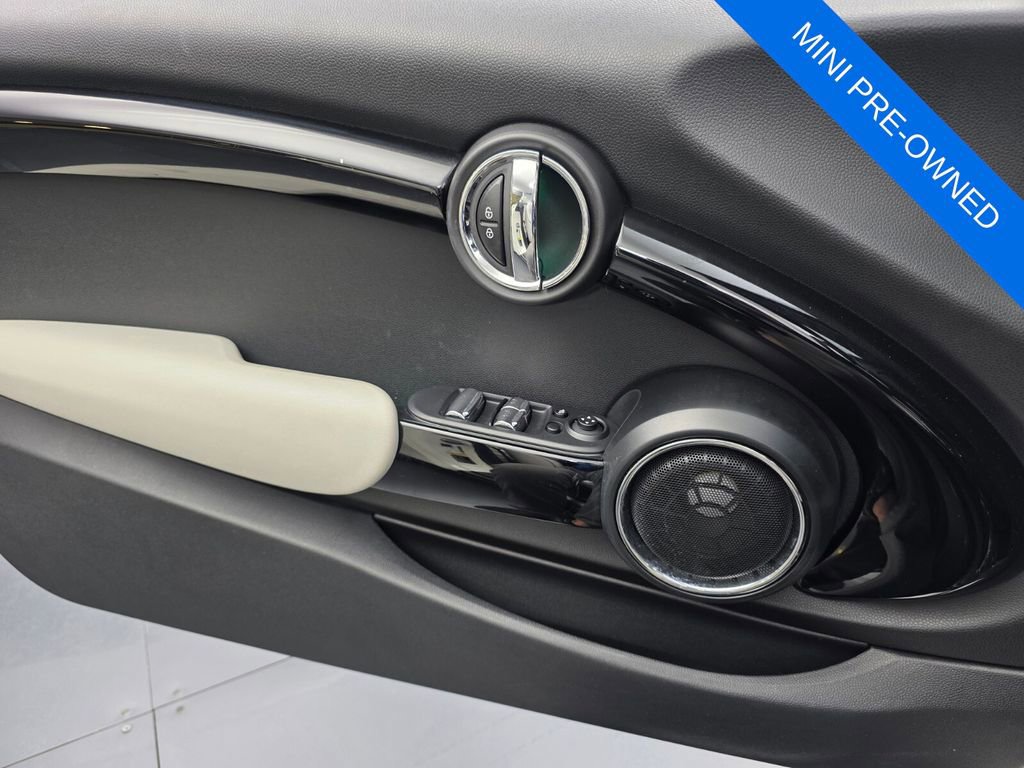 Used 2020 MINI Cooper Convertible image 23