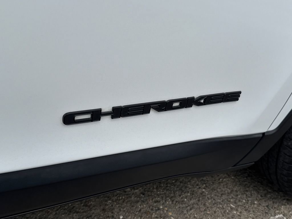 Used 2020 Jeep Cherokee Latitude Plus image 8