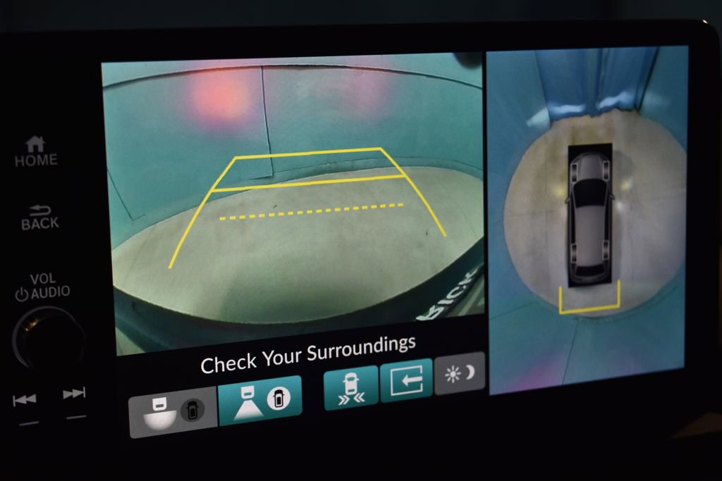 Used 2025 Honda Pilot Black Edition image 12