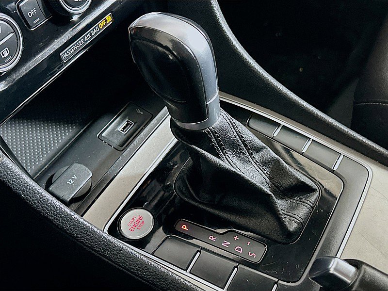 Used 2020 Volkswagen Passat 2.0T SE image 17