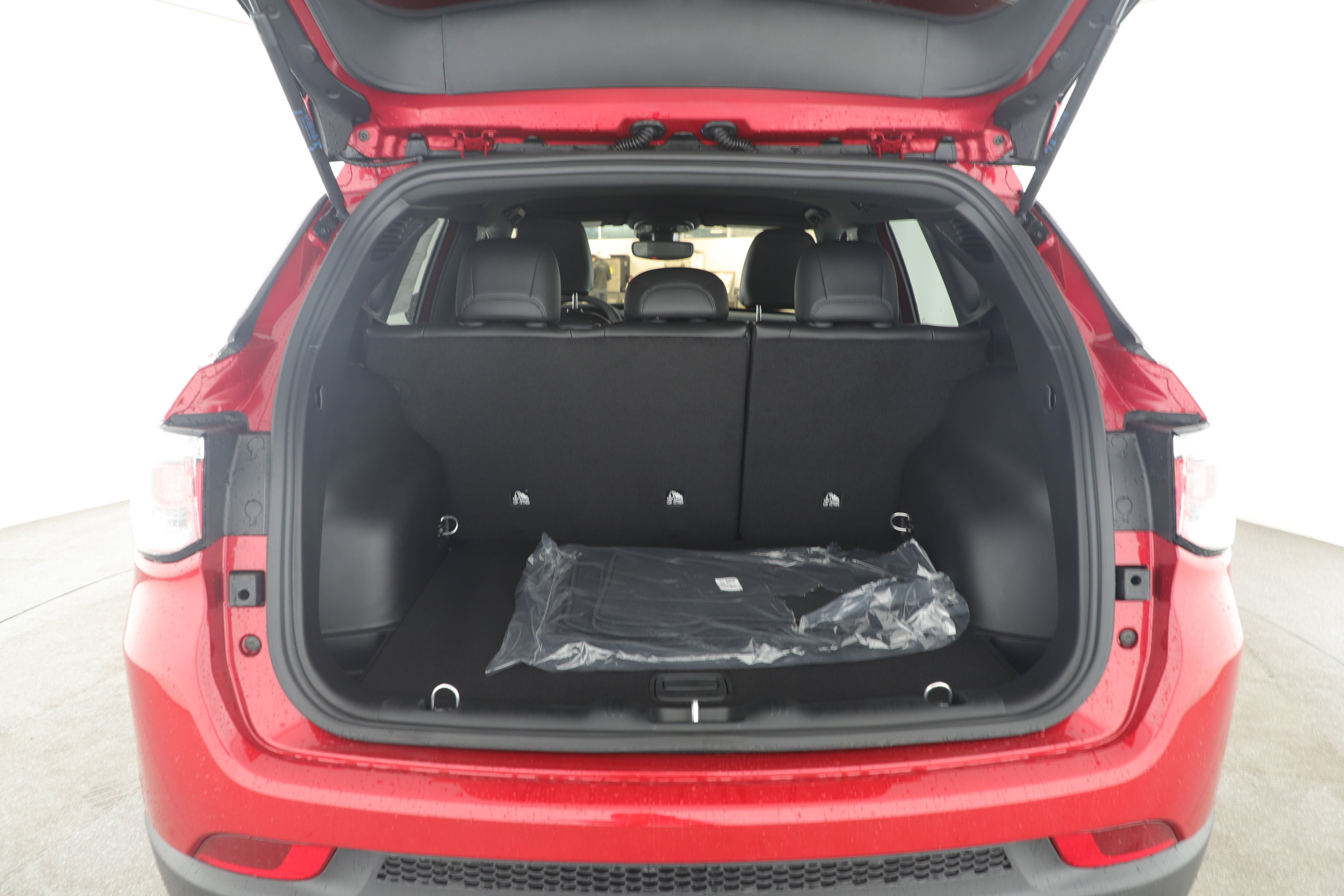 New 2026 Jeep Compass Latitude image 5