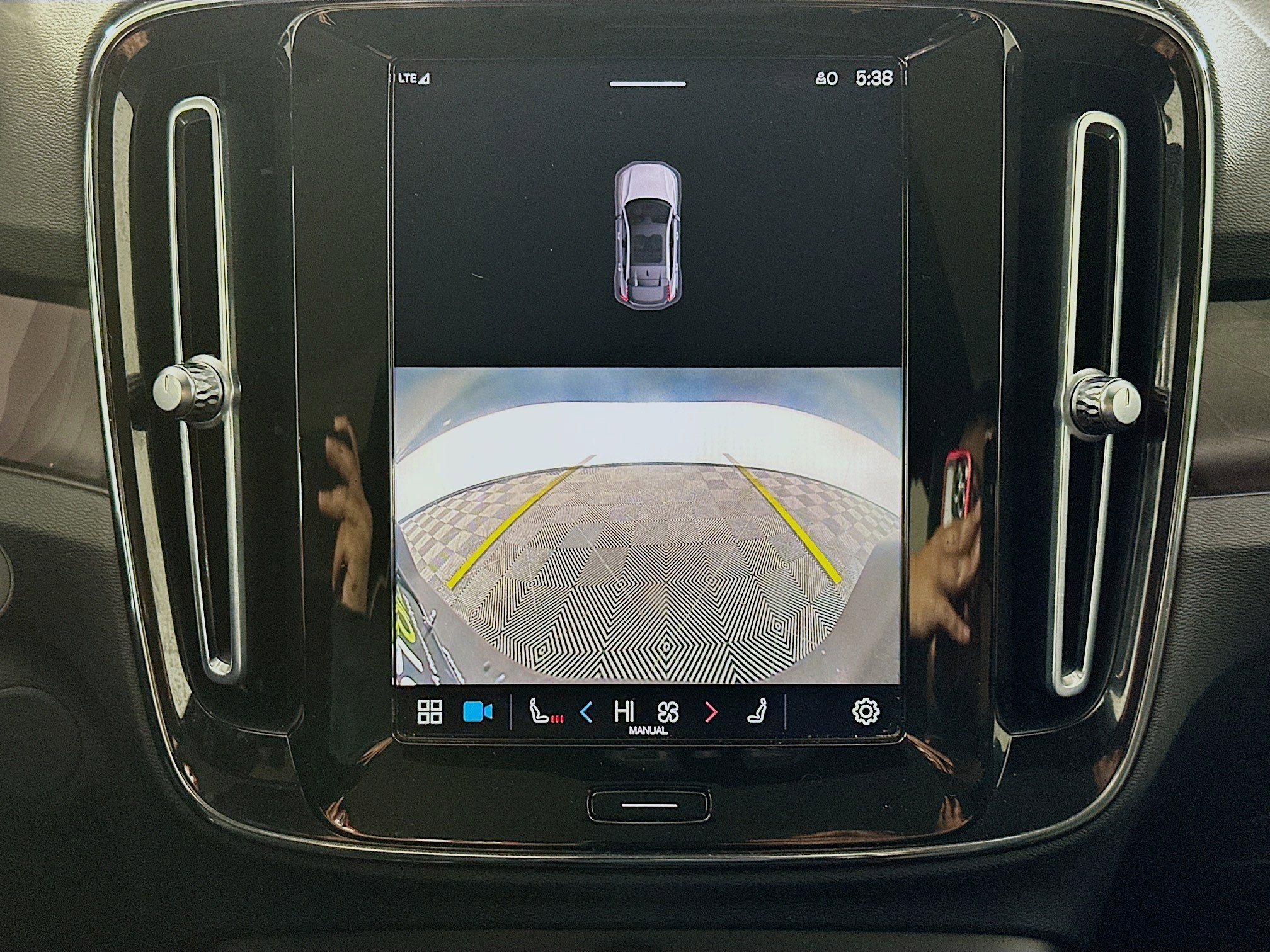 Used 2023 Volvo C40 P8 Recharge Plus AWD/4WD image 23