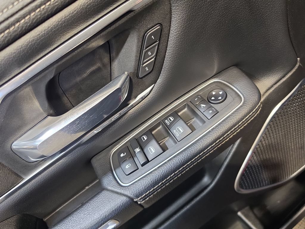 Used 2021 RAM 1500 Laramie AWD/4WD image 15