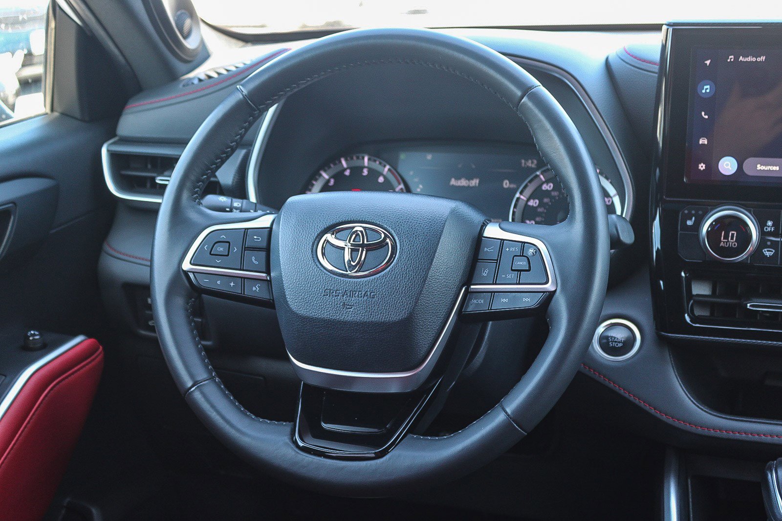 Certified 2024 Toyota Highlander XSE image 16