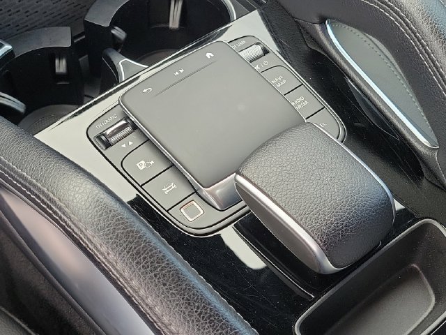 Used 2025 Mercedes-Benz GLE 350 4MATIC image 29