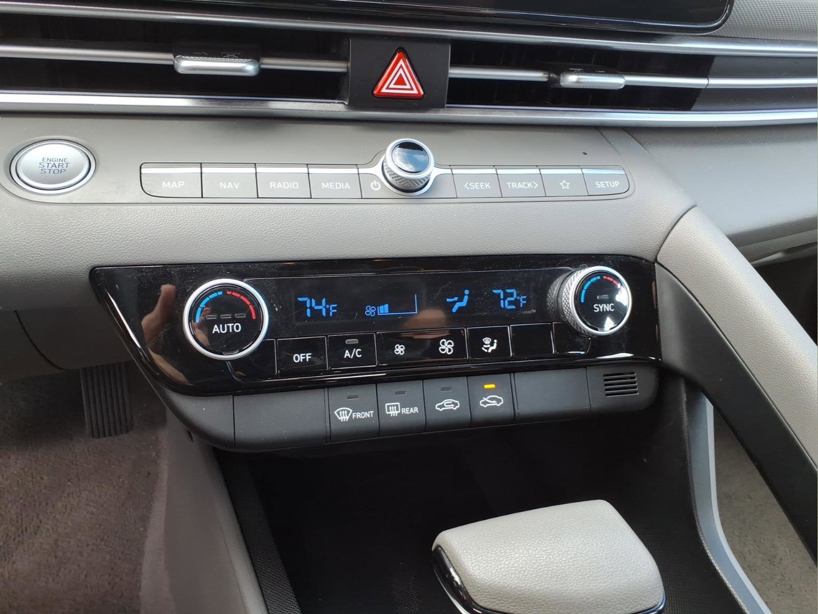 Used 2024 Hyundai Elantra SEL FWD image 26