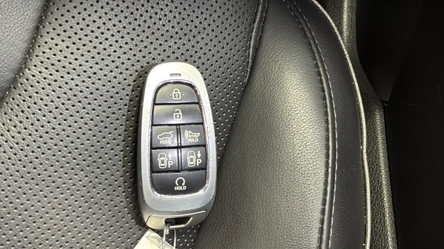 Used 2023 Hyundai Santa Fe Limited AWD/4WD image 39
