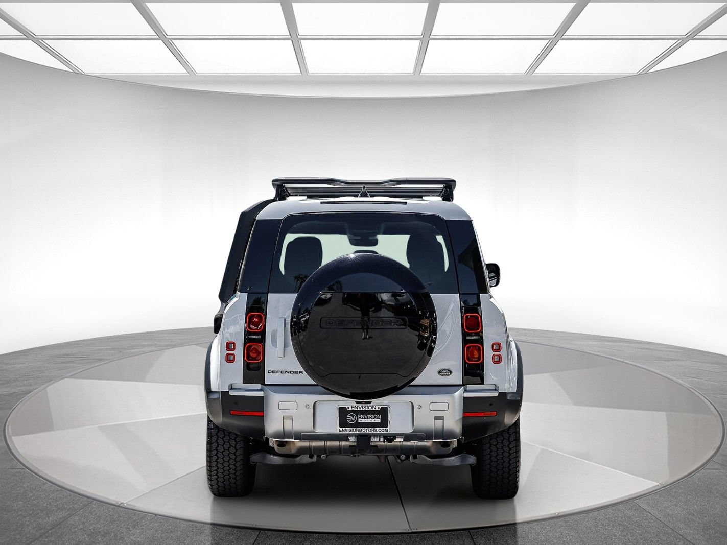Used 2023 Land Rover Defender 110 S AWD/4WD image 3
