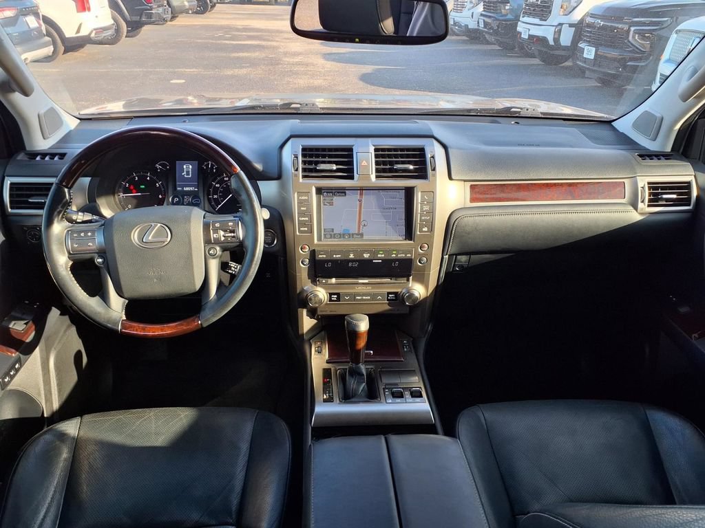 Used 2017 Lexus GX 460 Premium w/ Premium Package AWD/4WD image 3