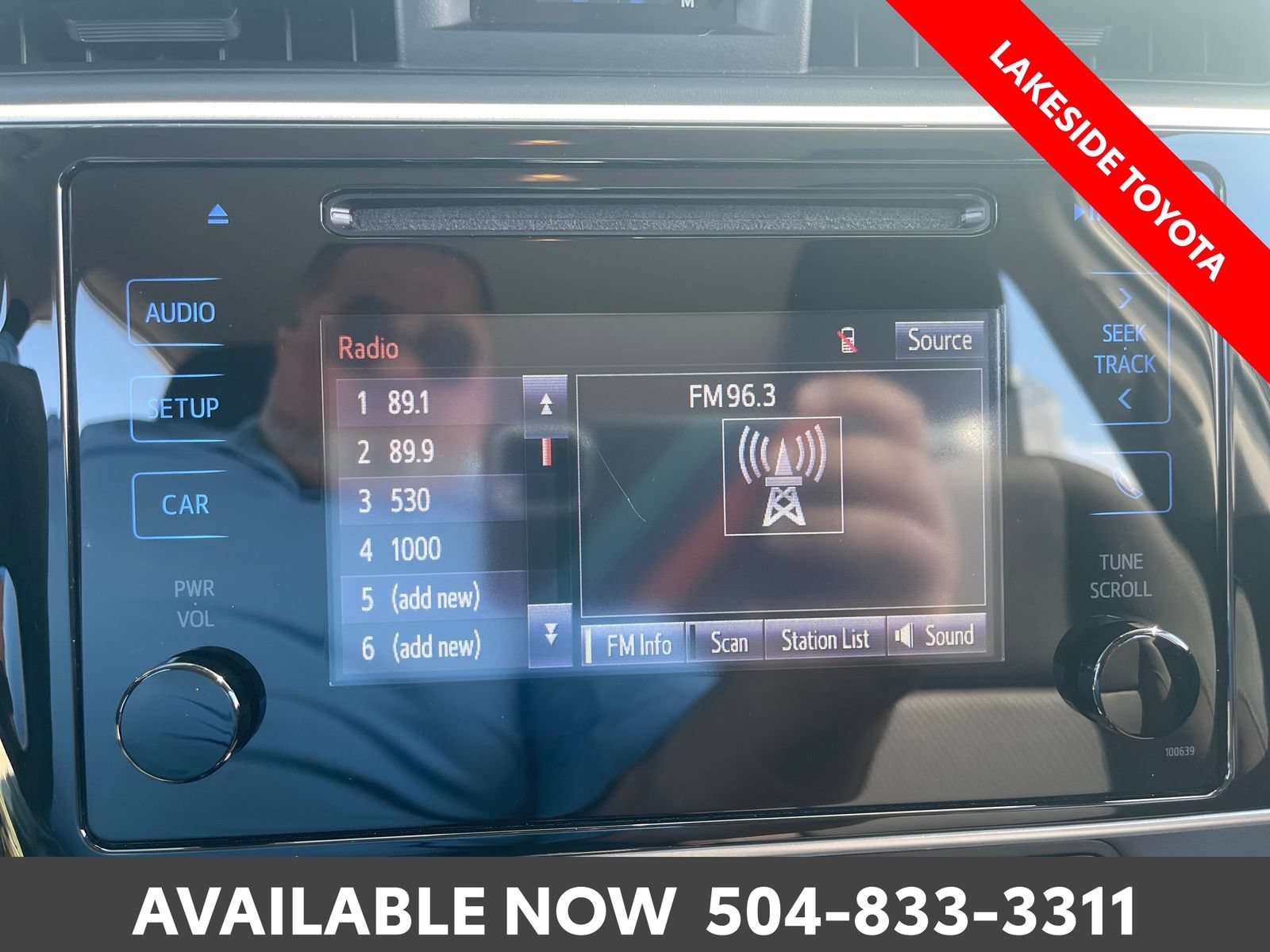 Certified 2018 Toyota Corolla LE FWD image 33