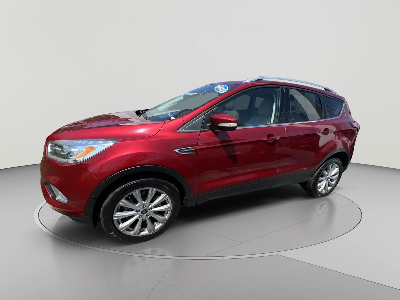 Used 2018 Ford Escape Titanium w/ Ford Safe & Smart Package AWD/4WD image 2