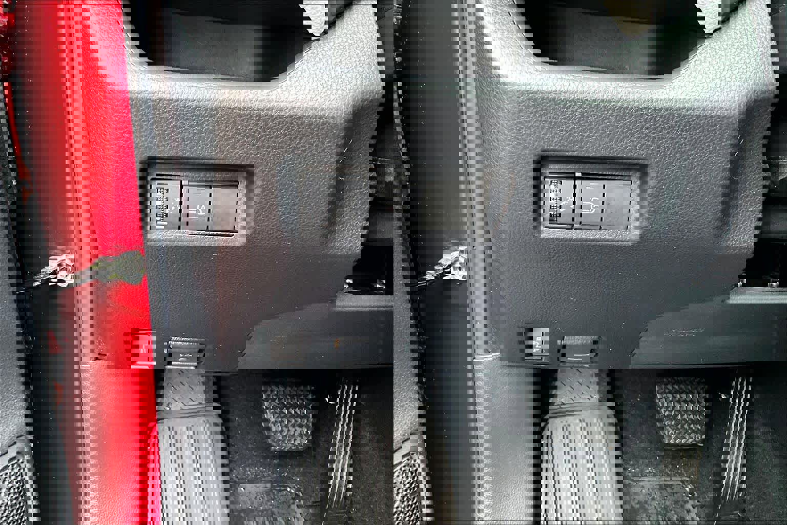 Used 2022 Toyota RAV4 XLE image 30