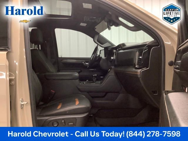 Used 2022 GMC Sierra 1500 AT4 w/ AT4 Preferred Package image 11