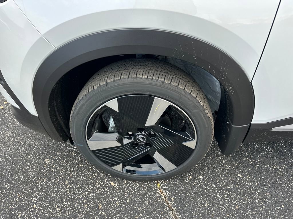 New 2026 Nissan Kicks SR w/ Illumination Package AWD/4WD image 37