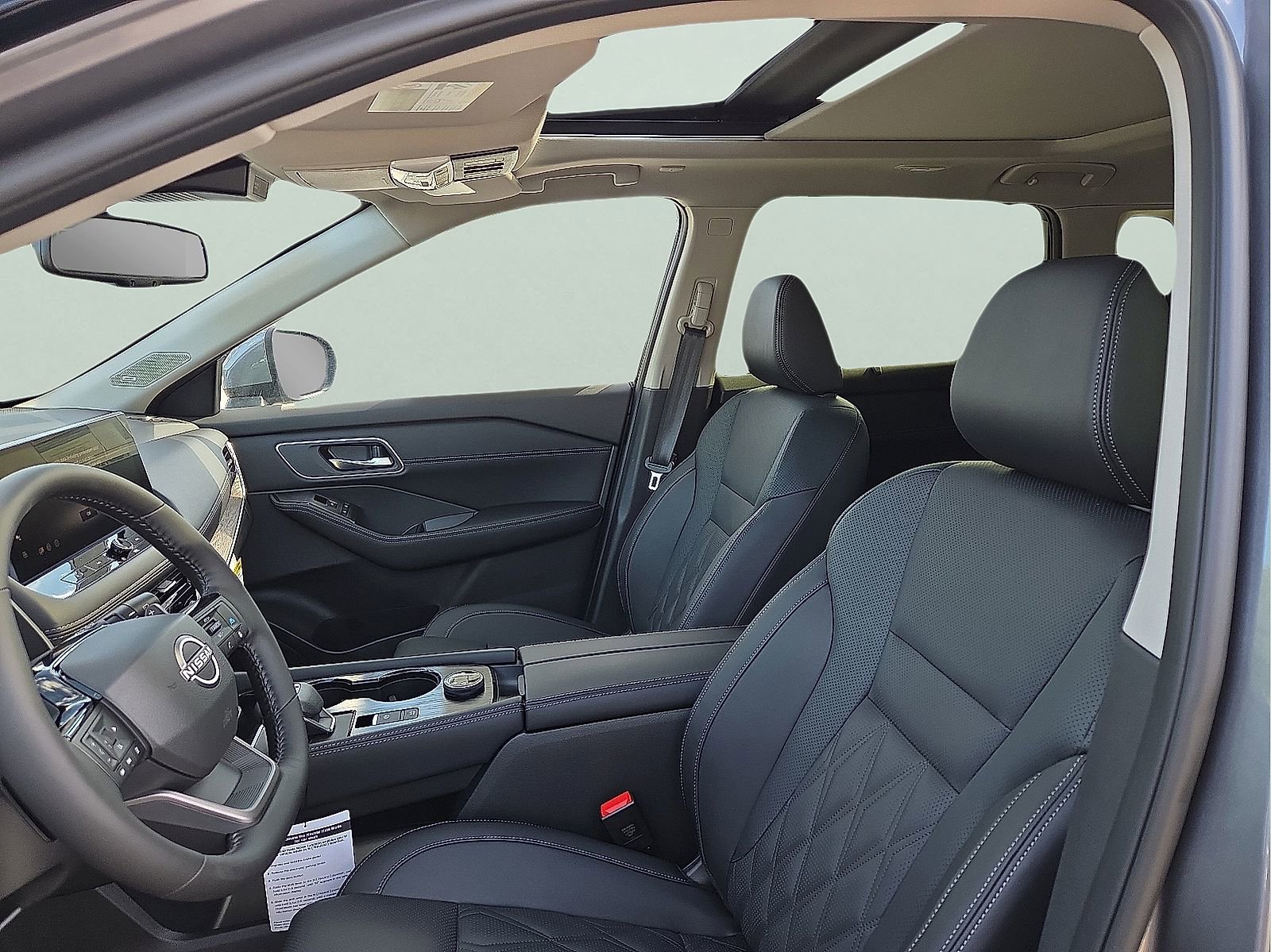 New 2026 Nissan Rogue Platinum w/ Platinum Premium Package AWD/4WD image 13