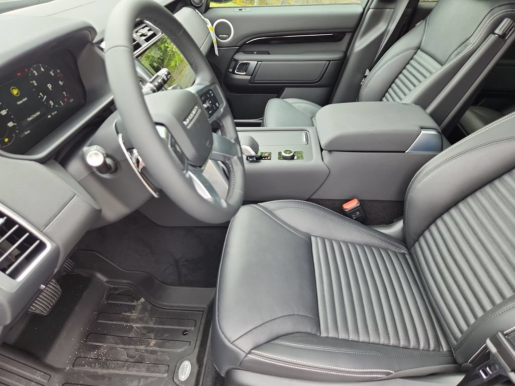 New 2026 Land Rover Discovery S AWD/4WD image 23