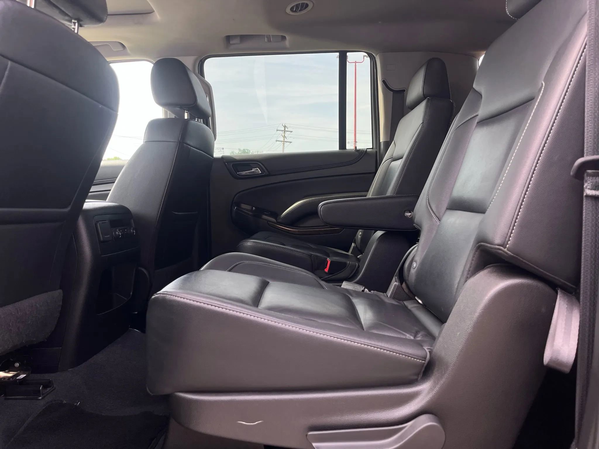 Used 2020 Chevrolet Suburban LT image 11