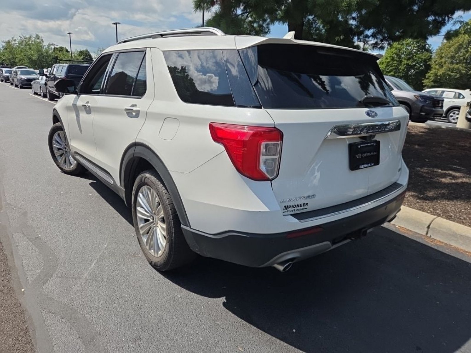Used 2021 Ford Explorer Limited w/ Hybrid Equipment Group 310A AWD/4WD image 5