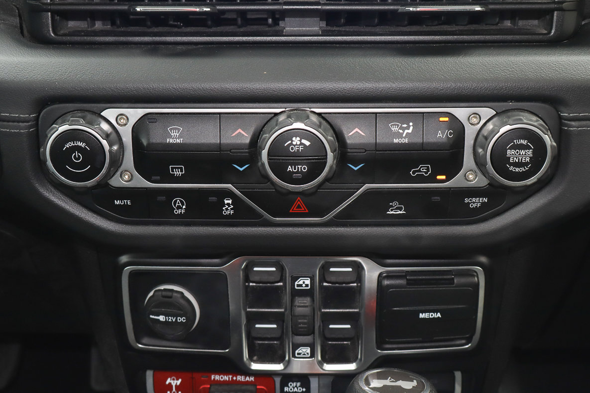 Used 2024 Jeep Wrangler Rubicon image 24