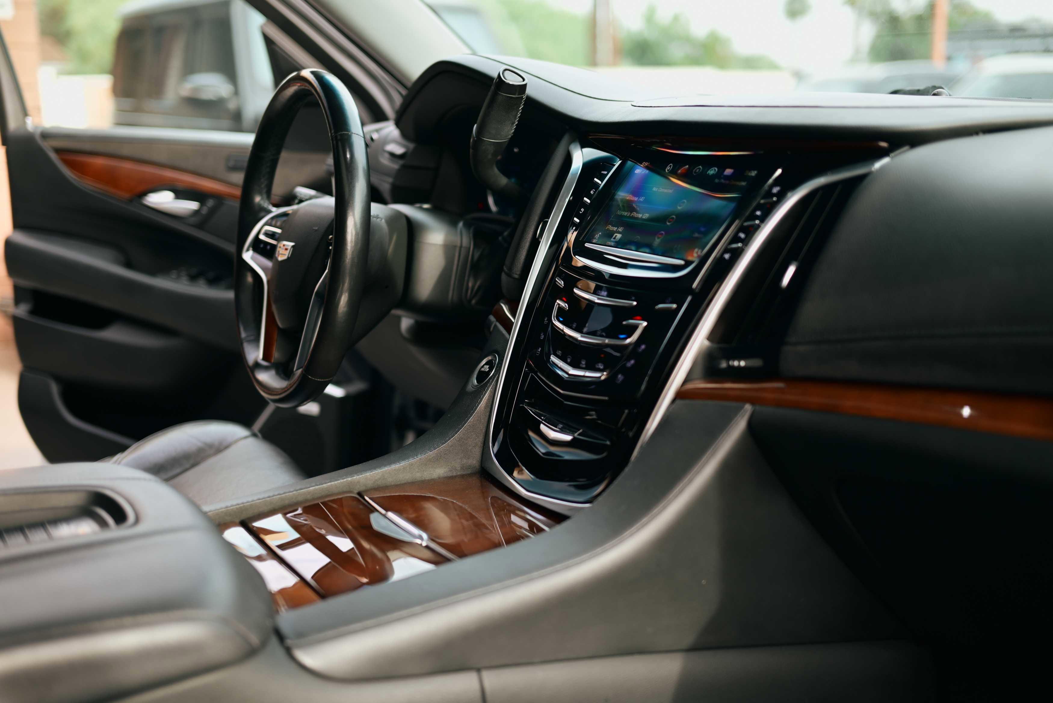 Used 2019 Cadillac Escalade ESV Luxury image 17