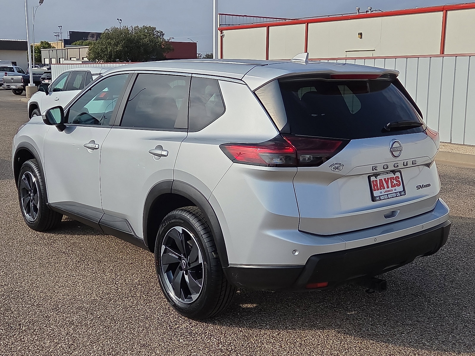 Used 2024 Nissan Rogue SV image 3