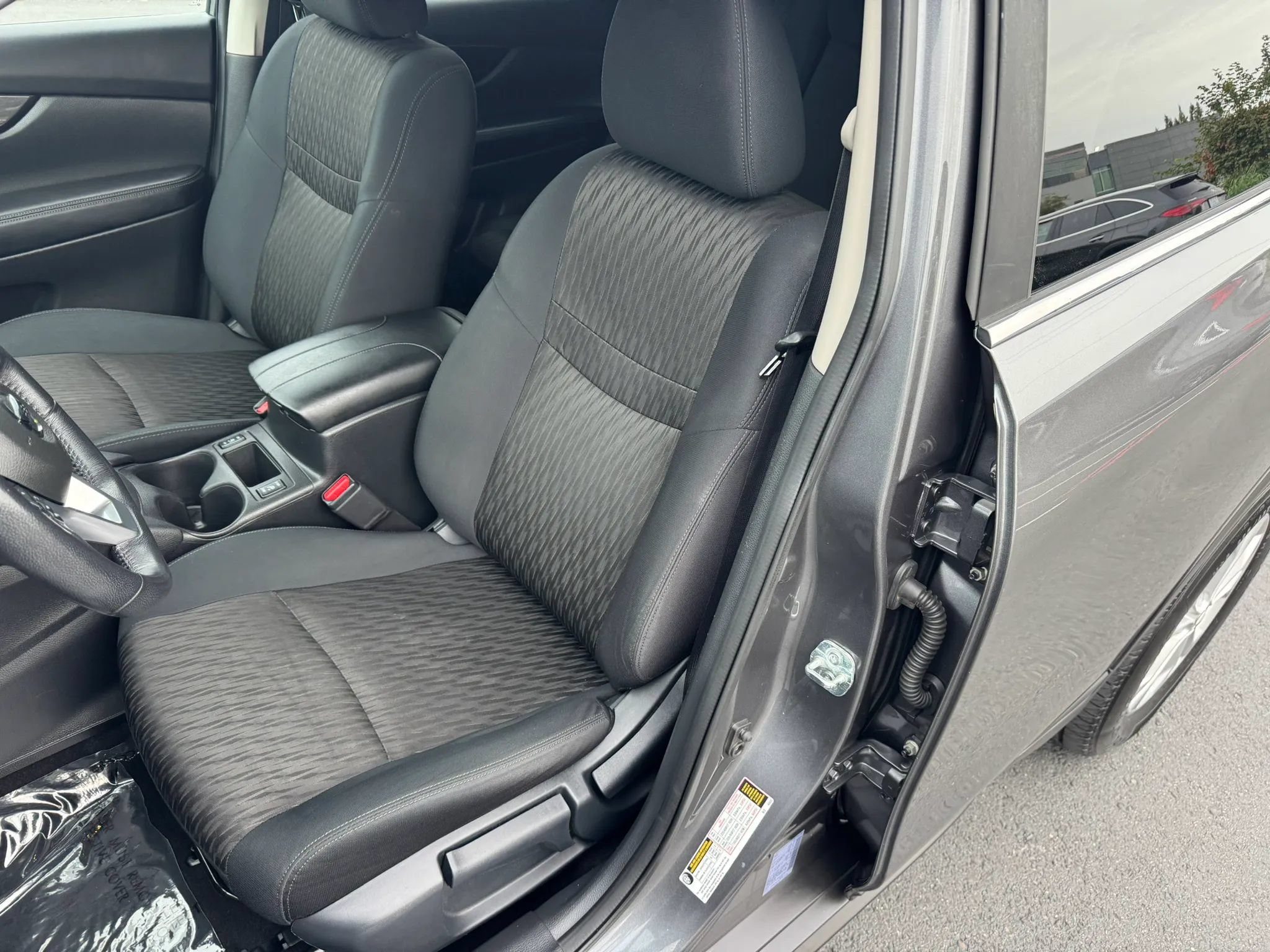 Used 2018 Nissan Rogue S w/ S Value Package AWD/4WD image 24