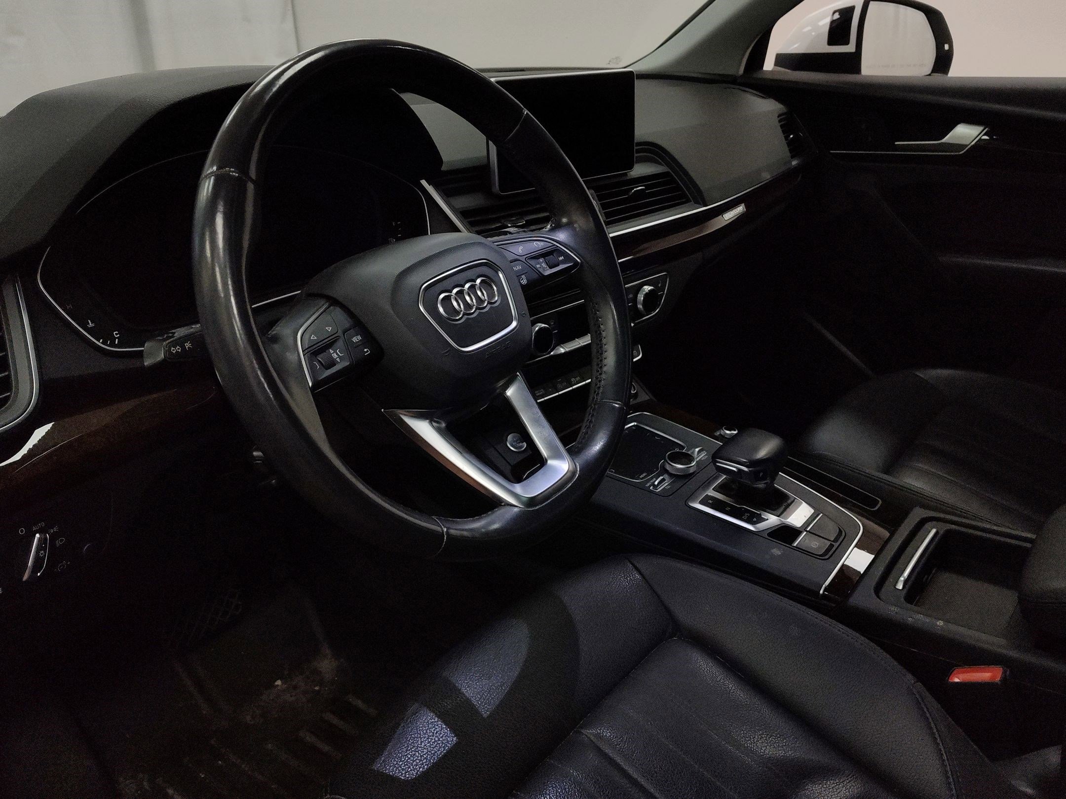 Used 2018 Audi Q5 2.0T Premium Plus w/ Premium Plus Package image 4