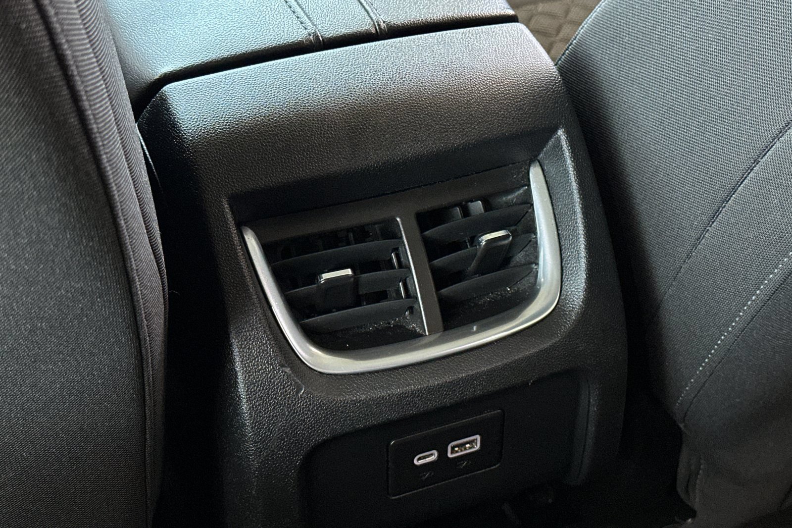 Used 2019 Chevrolet Blazer LT FWD image 15