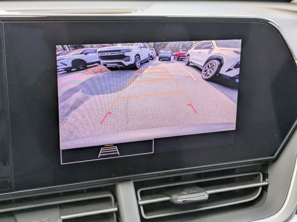 Used 2025 Chevrolet Trax LS w/ LS Convenience Package image 21