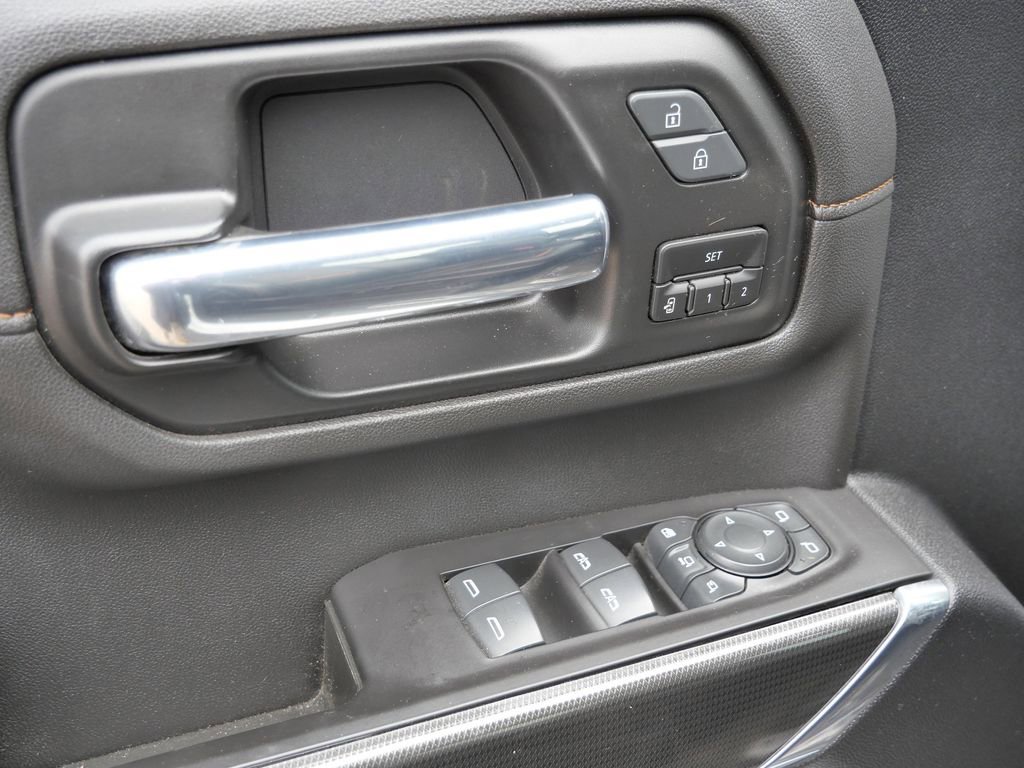 Used 2021 GMC Sierra 3500 AT4 w/ AT4 Preferred Package image 31