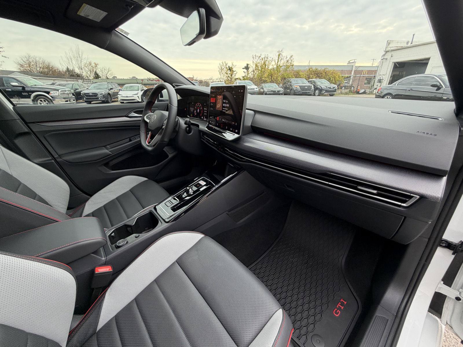 Used 2025 Volkswagen GTI Autobahn FWD image 30