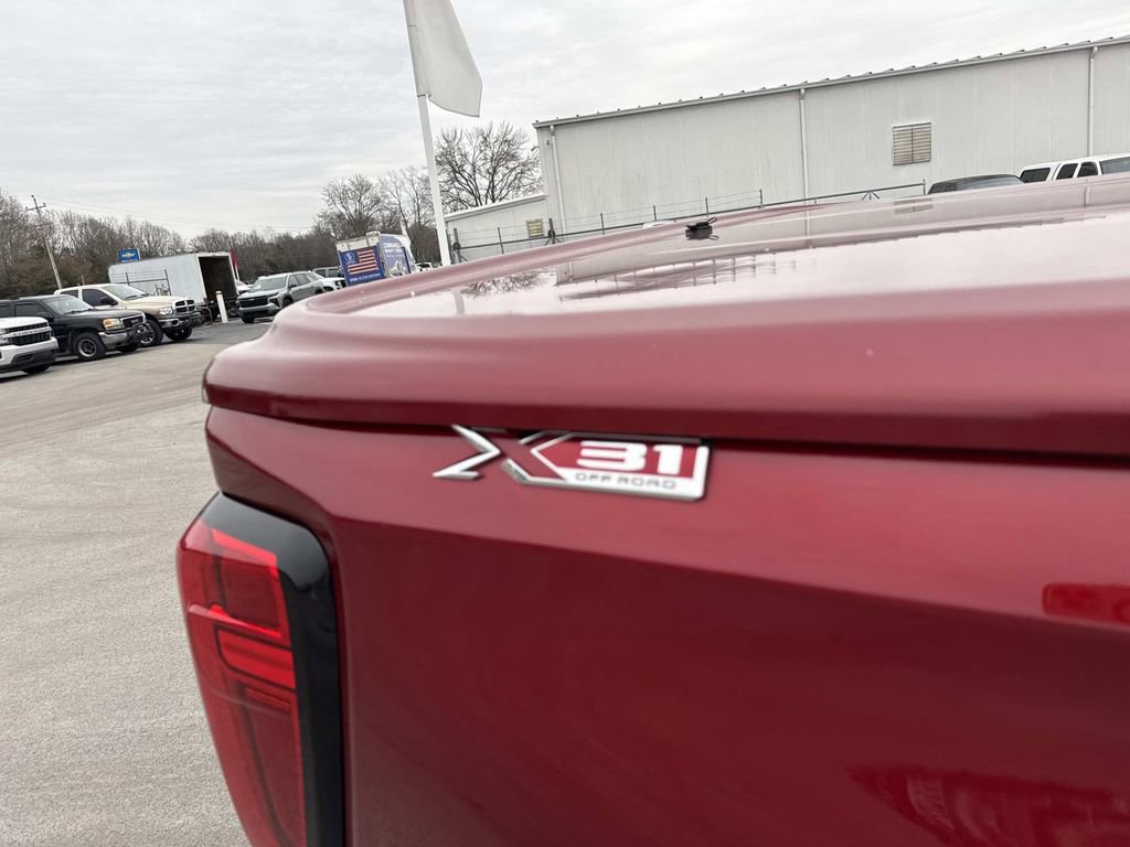 Used 2021 GMC Sierra 1500 SLT w/ SLT Convenience Package image 11