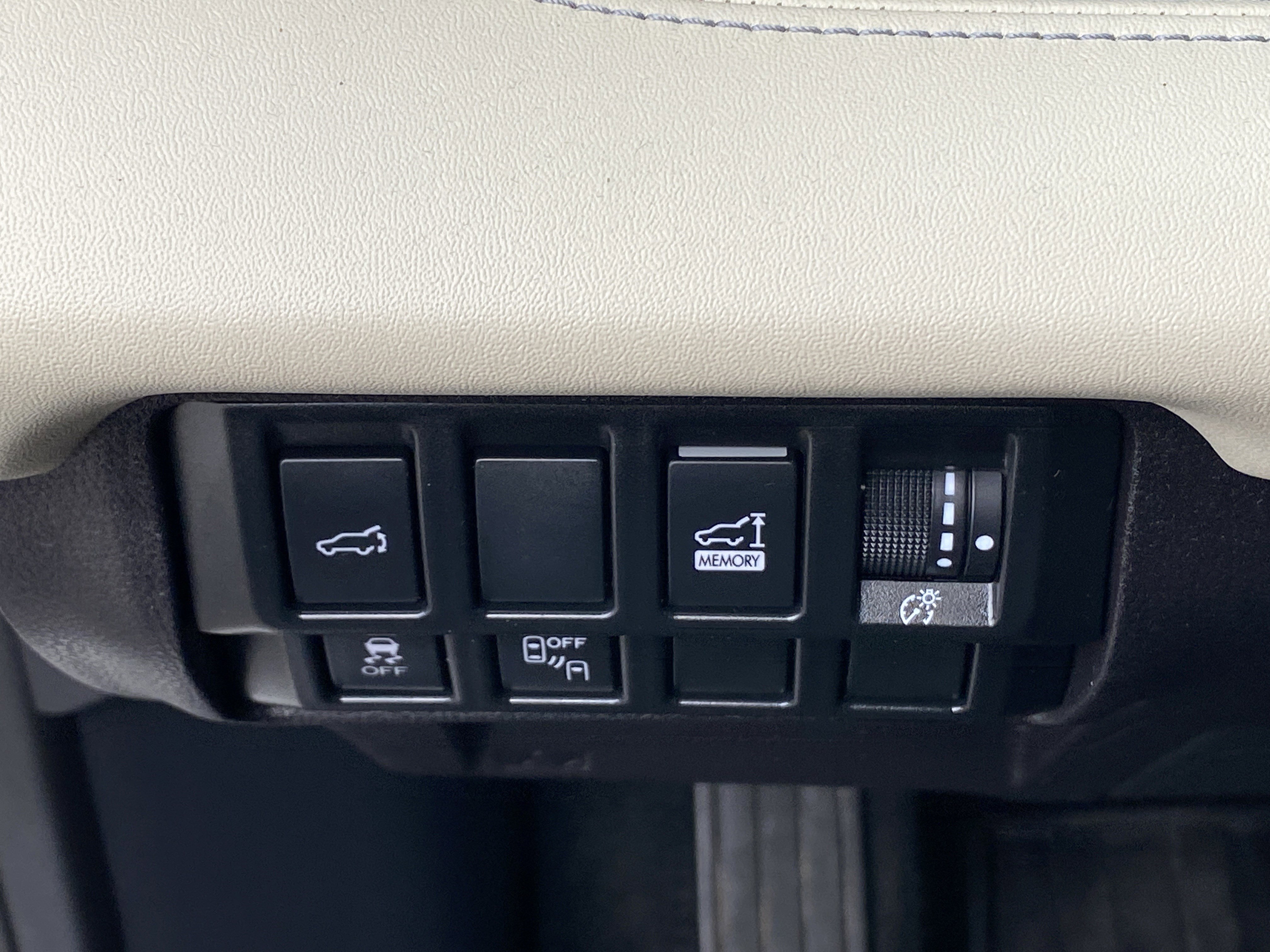 Used 2019 Subaru Ascent Limited w/ Popular Package #2A image 14